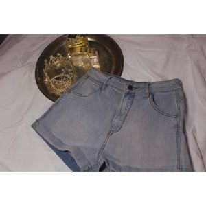 Kendall & Kylie light wash high-waisted shorts